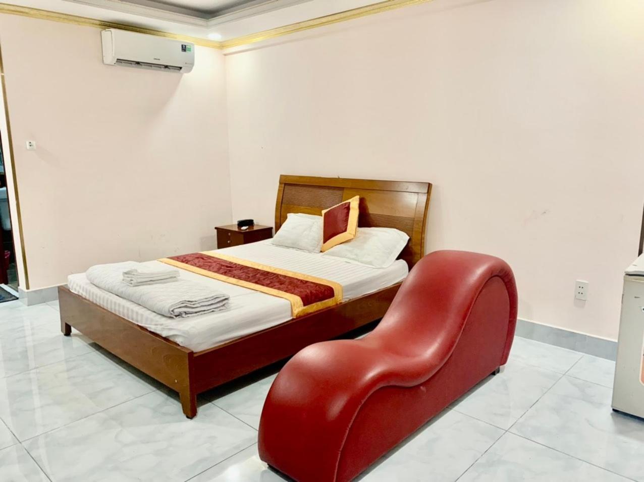 Nhan Duc Hotel โฮจิมินห์ซิตี้ ภายนอก รูปภาพ