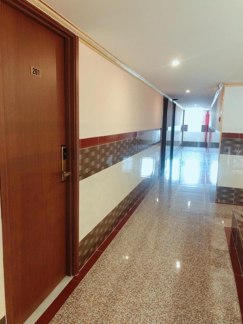 Nhan Duc Hotel โฮจิมินห์ซิตี้ ภายนอก รูปภาพ
